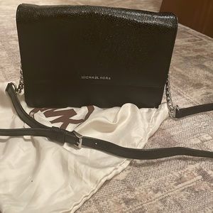 Michael Kors snack skin crossbody